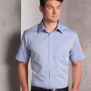 Men's Fine Chambray Short Sleeve Shirt. 60% Cotton - M7011